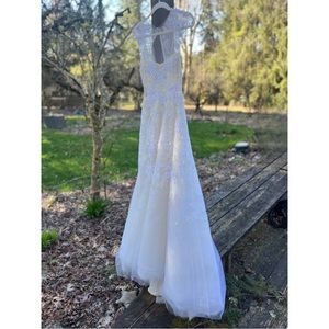 Rare Sabrina Dahan White Renoir Embroidered Floral Wedding Gown w/tags - size 8